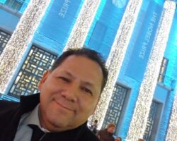 Fotografías que Perea Santiesteban se tomó en la ceremonia de la entrega del Premio Nobel.