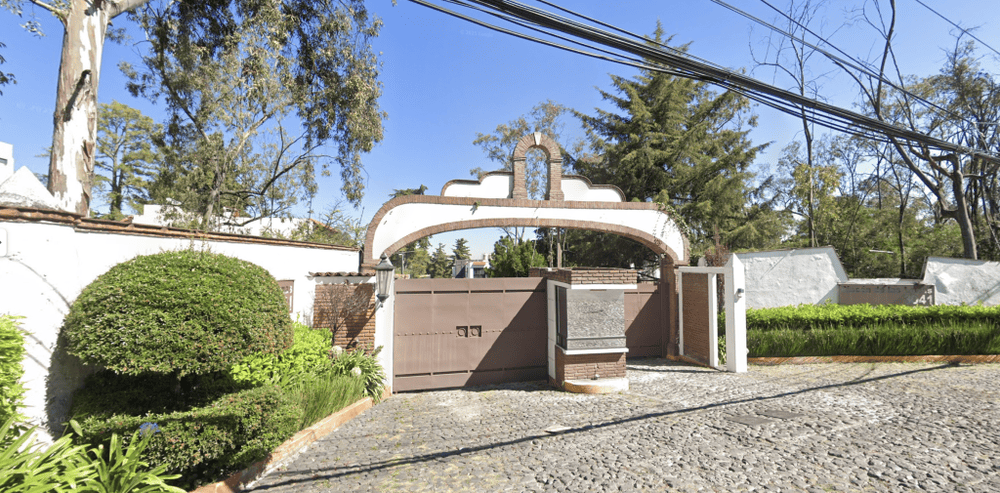 Zebadúa reportó al SAT que su domicilio fiscal está en una residencia de Rincón de las Lomas.